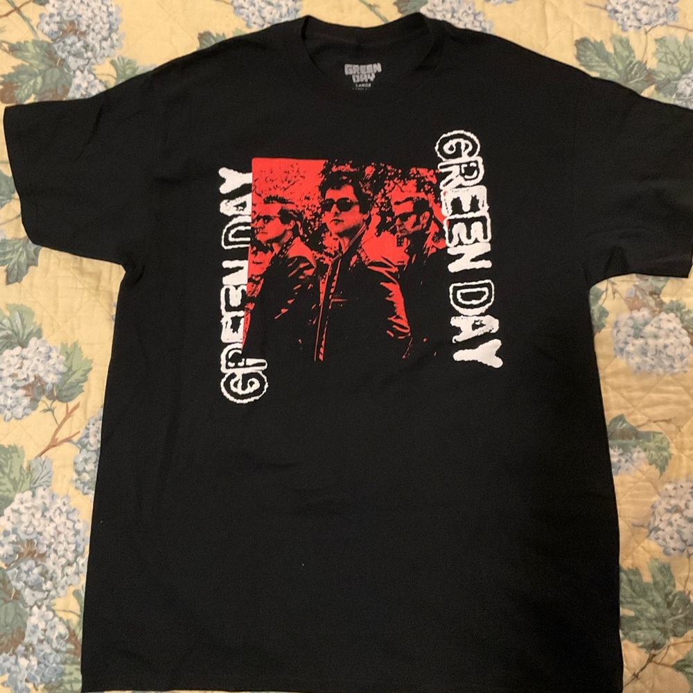 Green Day Graphic T-Shirt